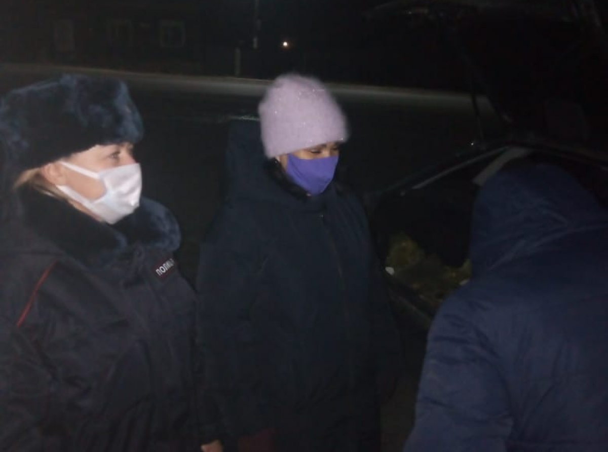 Фото ОМВД. Если вам известны факты правонарушений, совершаемых в сфере семейно-бытовых отношений, неисполнения родителями обязанностей по воспитанию и содержанию детей, жестокого обращения с ними, просим сообщать имеющуюся информацию в полицию на телефон дежурной части: 8(34363) 2-12-02. 